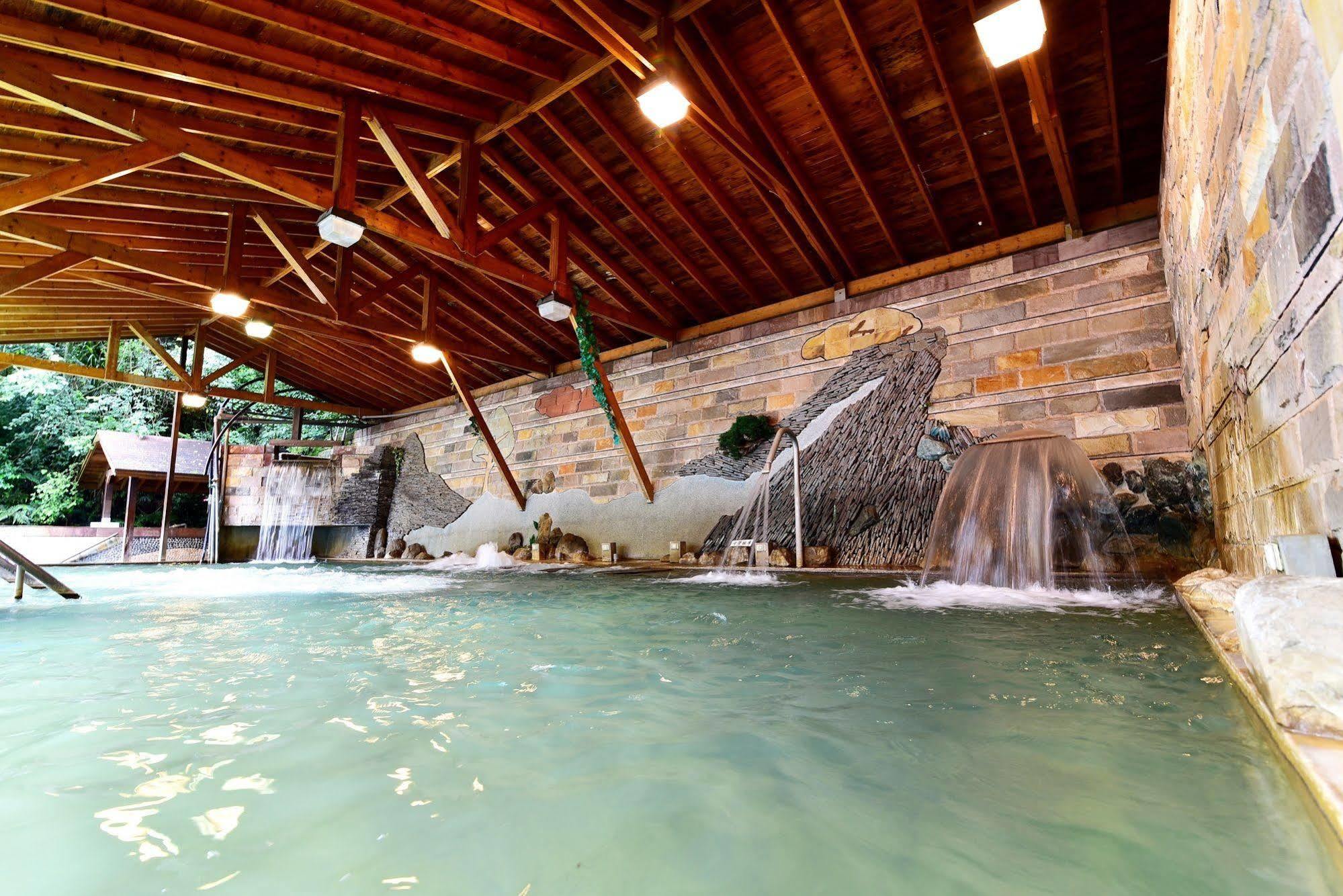 Jenq Yang Hotspring Hotel Renai Exterior photo